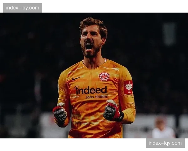 欧战席位关键战前,法兰克福队长特拉普呼吁球迷营造积极主场氛围